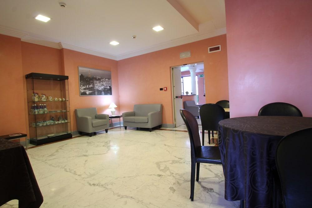 Hotel Star Monterotondo  Bagian luar foto